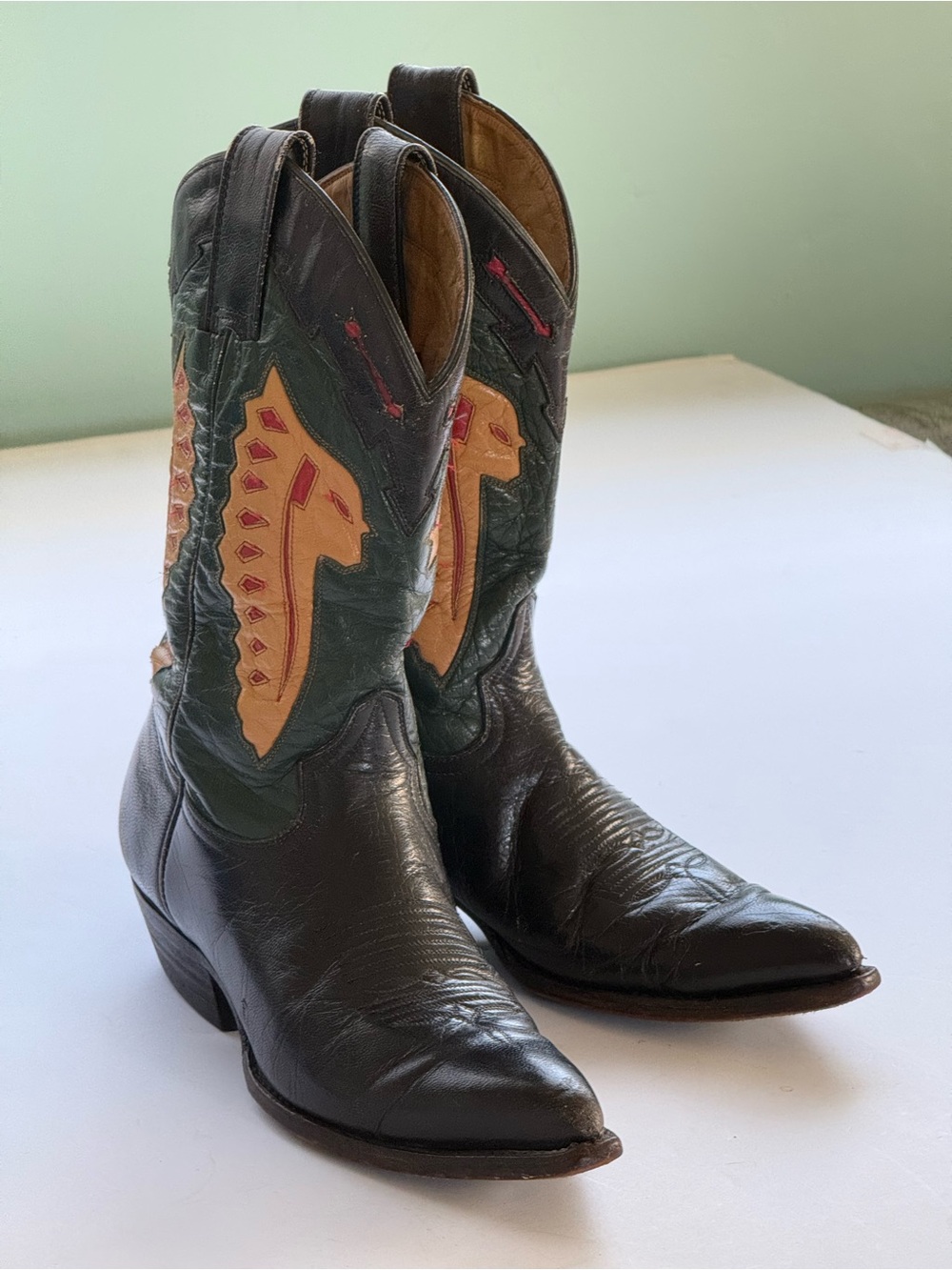 Montana Vintage cowboy boots black and green with inlay size 7.5 *has flaws